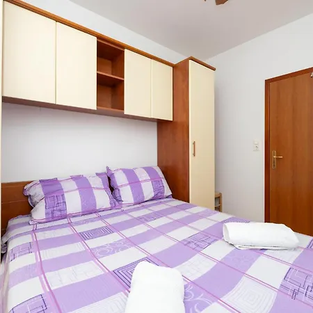 3 Bedroom Cozy In Okrug Gornji *