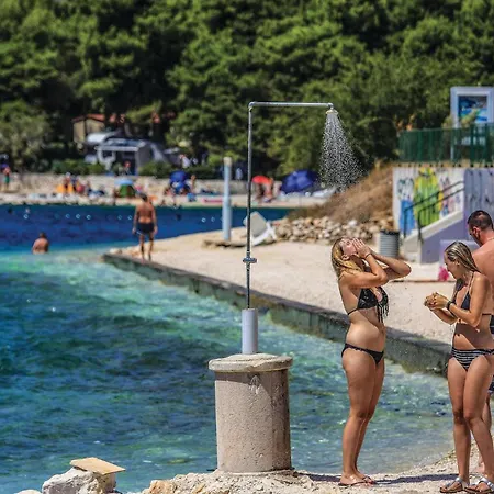 3 Bedroom Cozy In Okrug Gornji Trogir