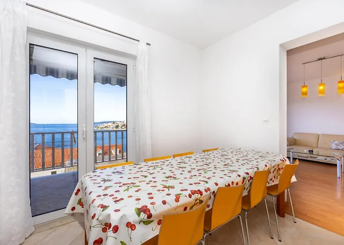 Appartement In Okrug Gornji *